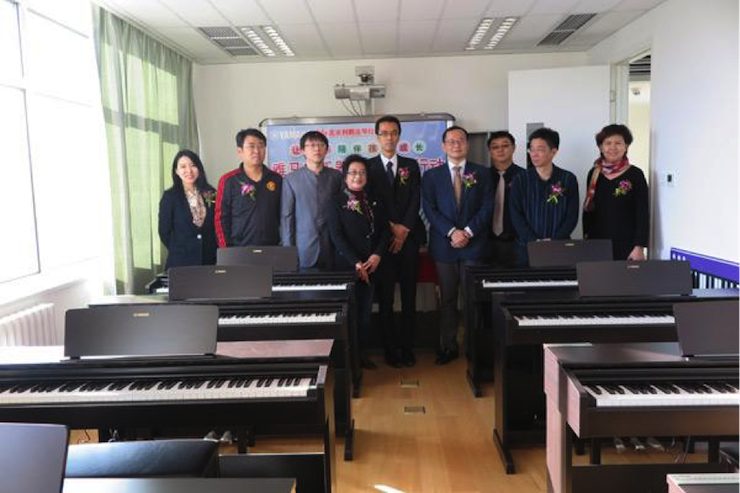 音乐之声暖寒冬 果博乐器捐赠爱心行动走进中国儿童中心艺术宫