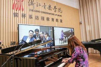 回顾发展历史，畅想科技未来|中国浙江省代表团视察果博企业博物馆