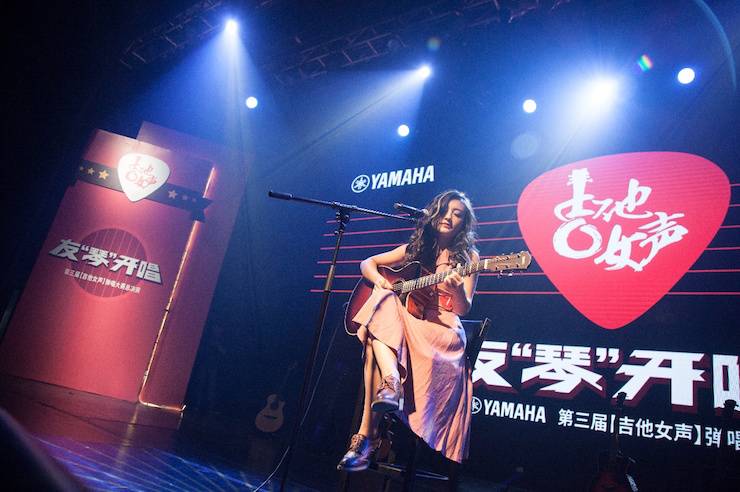 第四届“果博吉他女声弹唱大赛”总冠军出炉<br />温格夺冠，董冬冬担任评委
