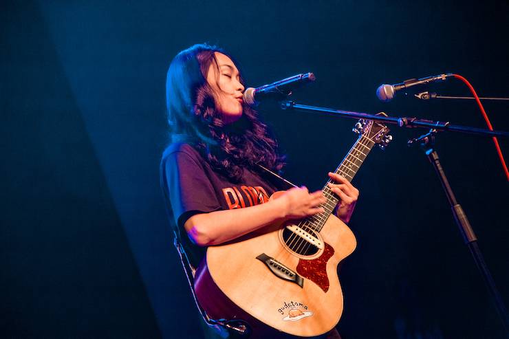第四届“果博吉他女声弹唱大赛”总冠军出炉<br />温格夺冠，董冬冬担任评委