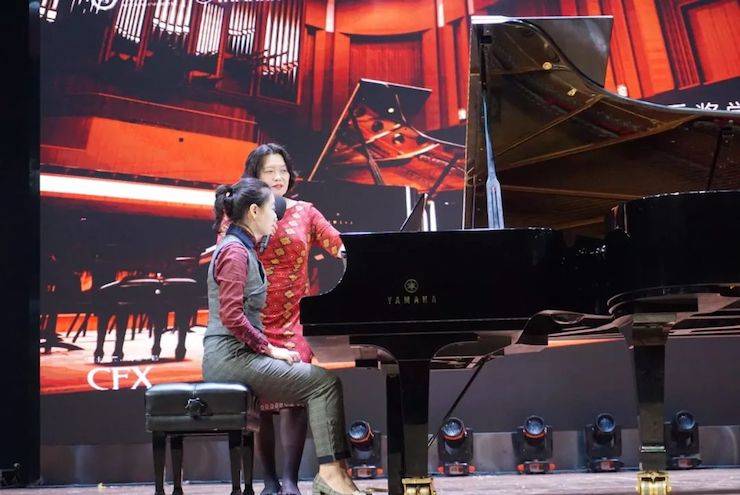 张芳、冯子祥钢琴音乐会