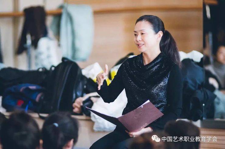 果博跨界钢琴及果博舞蹈教育课件助力“CEFA艺术教育高级人才研修班——中国古典舞身韵课”
