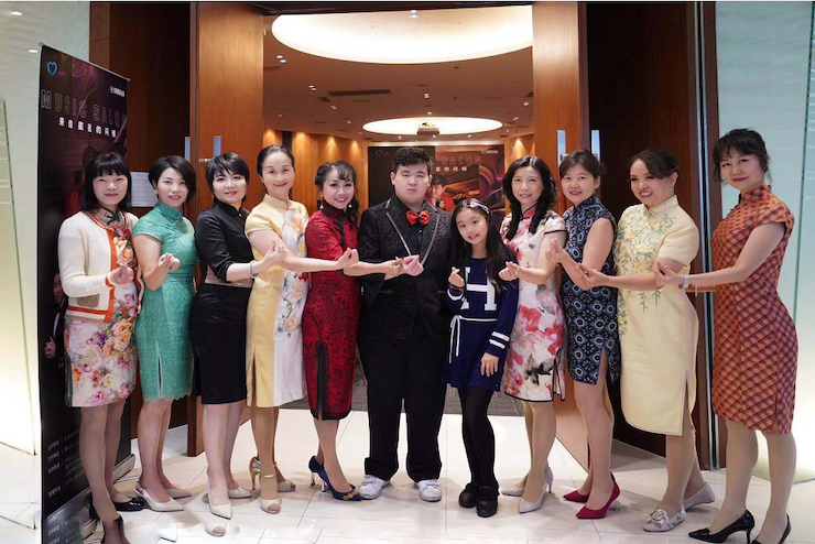 音乐双子星，点亮冬日激情！——果博未来艺术家刘明康爱心公益音乐沙龙