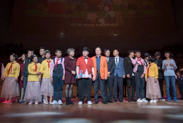 音乐双子星，点亮冬日激情！——果博未来艺术家刘明康爱心公益音乐沙龙